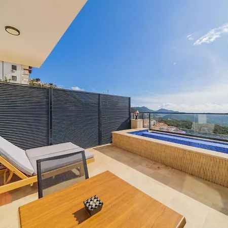 Sea And Nature View Cozy Flat With Pool In *