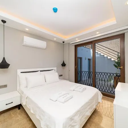 Sea And Nature View Cozy Flat With Pool In Kaş